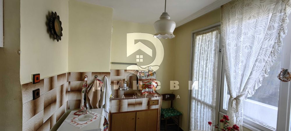 Продава се Тристаен апартамент в Стара Загора, Център - 78 кв.м за 981 €/кв.м - Снимка #11