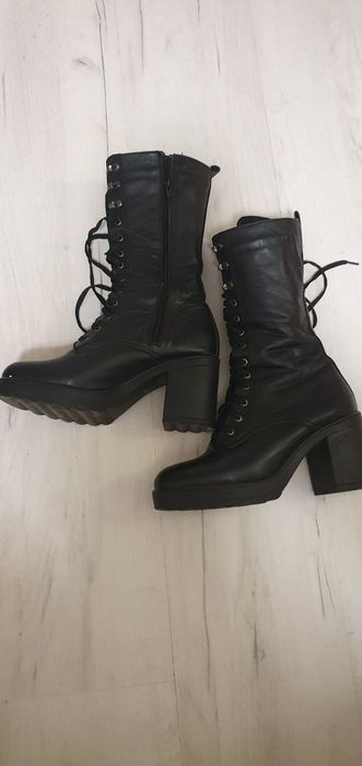 Български кожени ботуши