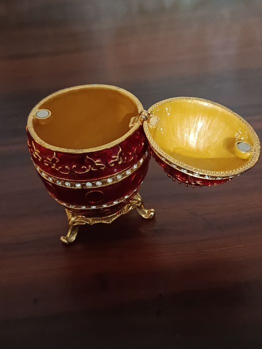 Декоративная шкатулка яйцо Фаберже