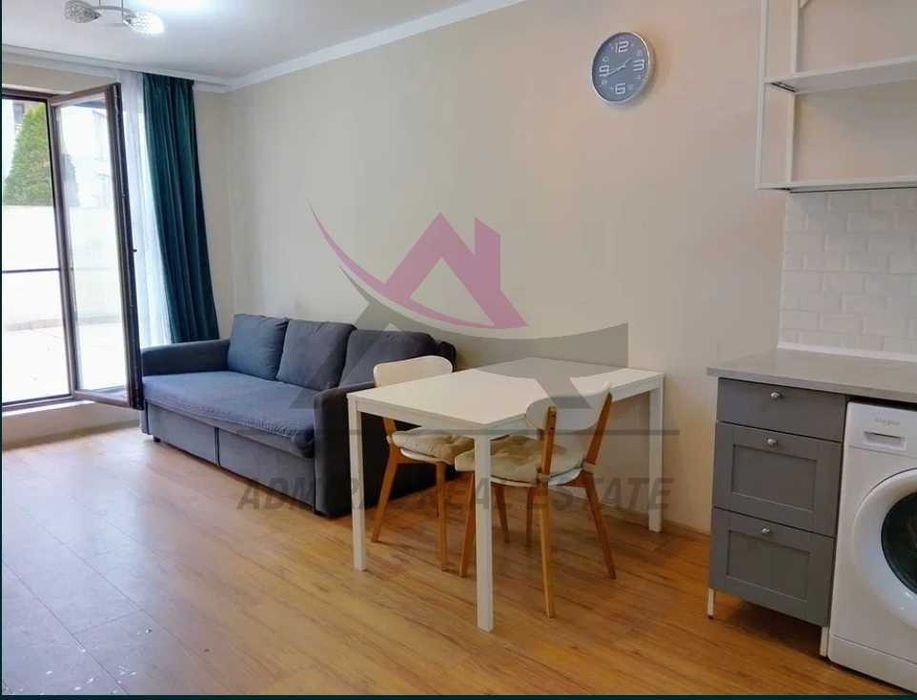 Атрактивен двустаен -Бриз