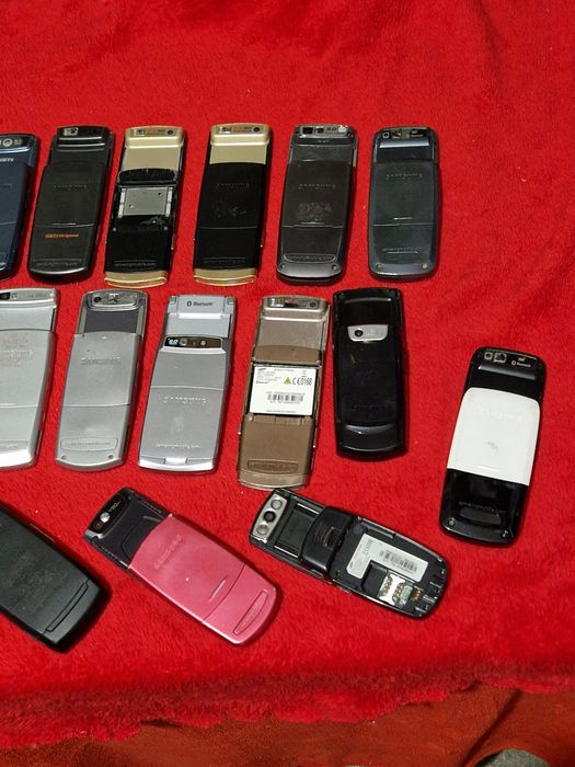Telefoane Pe sina pentru colecție sau pentru piese, fara accesorii, unele si fara capacul de la baterie