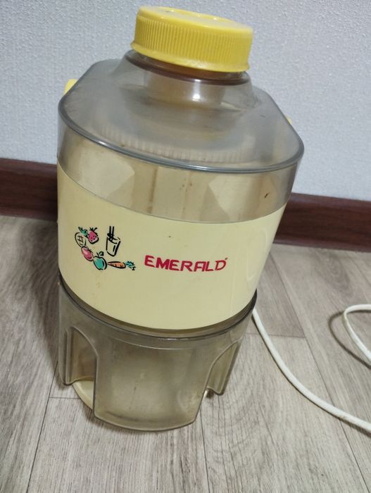 Соковыжималка Emerald