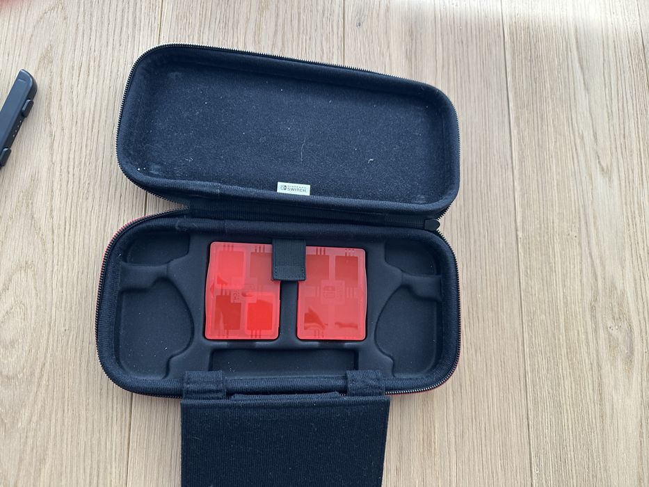 Consola Nintendo Switch OLED cu accesorii