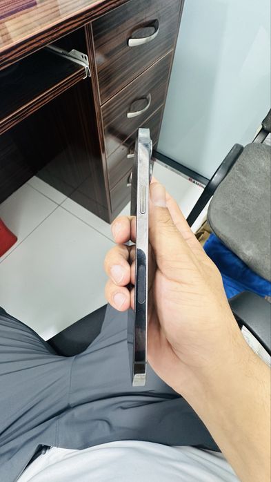 Iphone  12 pro max  256 gb  sotiladi
