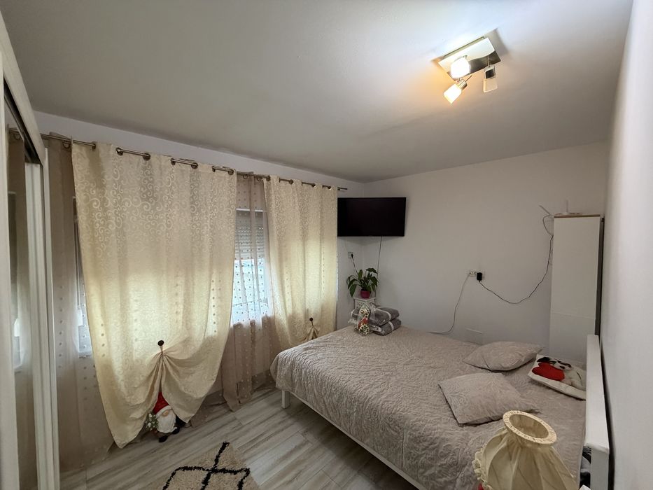 Apartament cu teransa de inchiriat