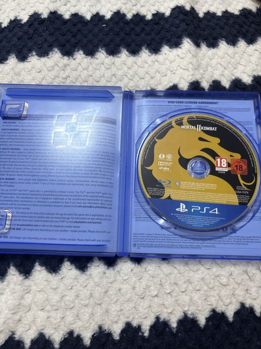 Vand joc mortal kombat 11 pentru ps4