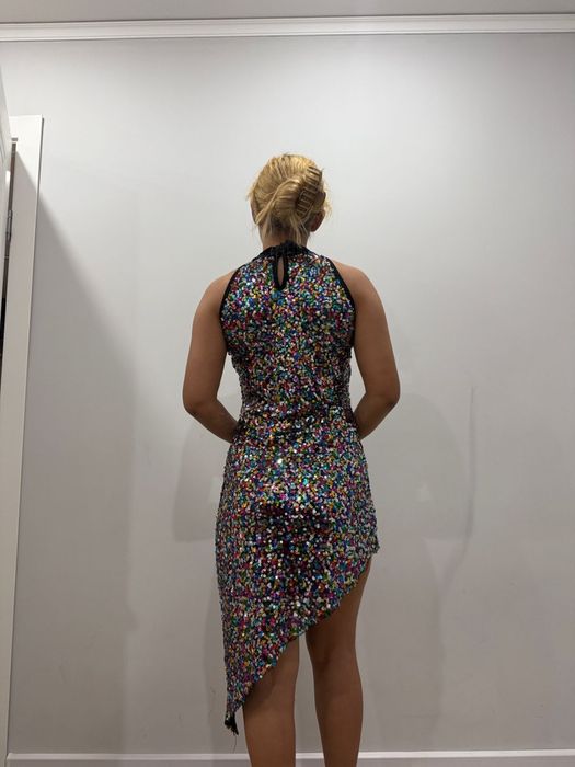 Срочно Би костюмдері сатылады