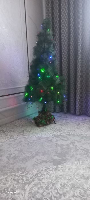 Ёлка   сатылады.