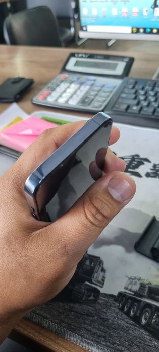 Iphone 13 pro  холати зур,  очилмаган кирилмаган. Ёмкость 76%