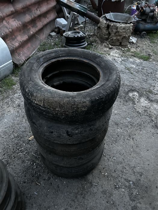 Покрышка б/у R13