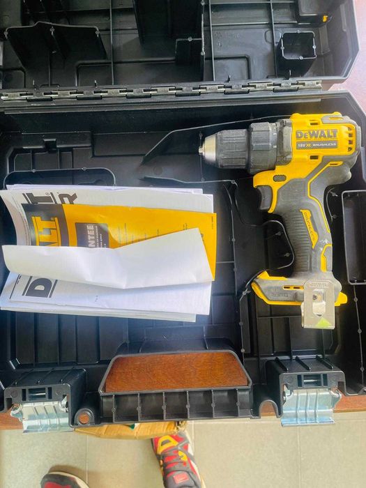 Filetanta DeWalt cu mandrina DCD791NT, DCD708D2T 18 V - pentru piese