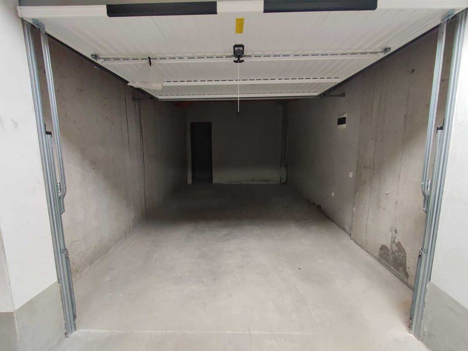 Дава се под наем Гараж / Паркомясто в София, Овча купел - 28 кв.м за 142.8 € - Снимка #4