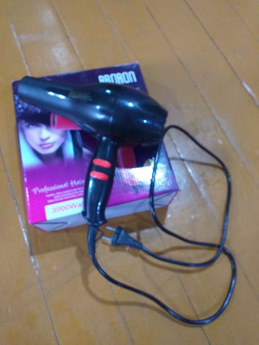 Продается новый фен бош