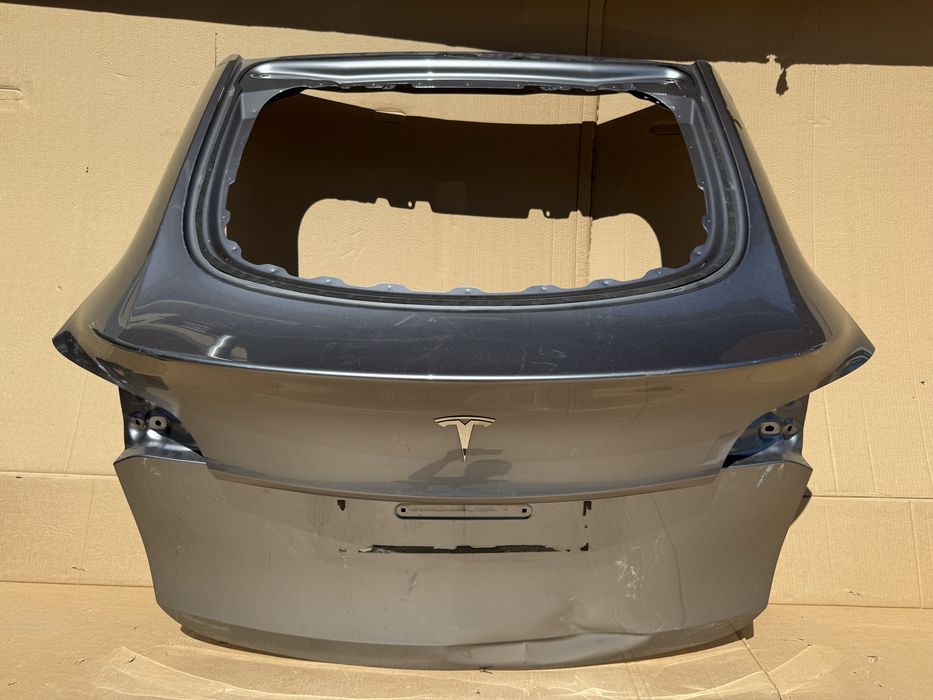 Капак Tesla Model Y