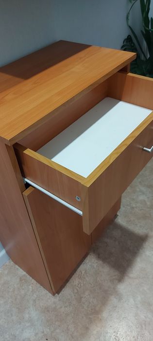 Продам тумбу для комнаты