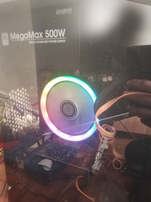 Kampyuter sotiladi holati yangi xamma vaji tozo