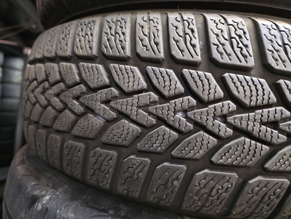 2бр Зимни гуми 185 65 15 - Dunlop - DOT 2025