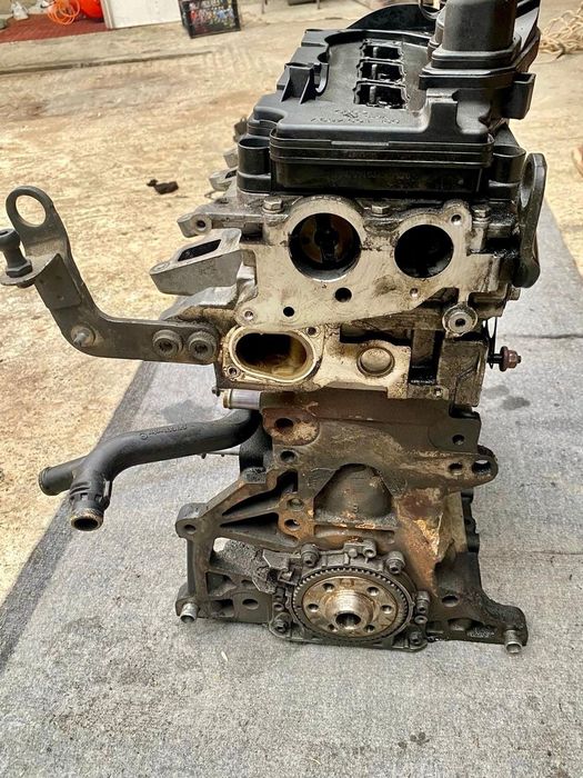 Vând Motor 2.0TDI