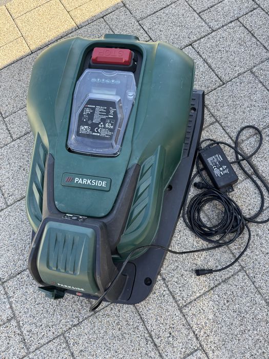 Robot tuns gazon Parkside