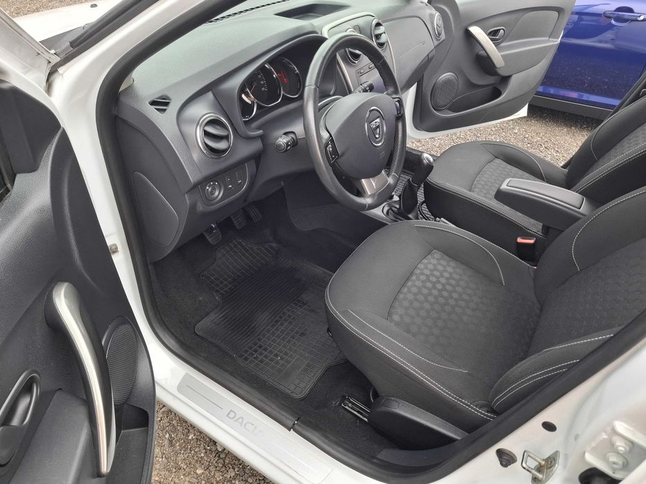 Dacia Sandero 1.5DCI an 2014, AC, NAVY, Posibil Garantie si RATE
