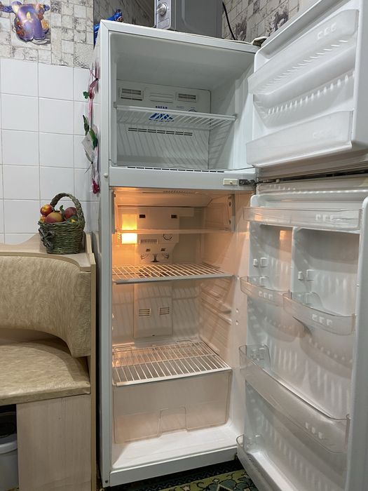 Холодильник в отличном состояние
