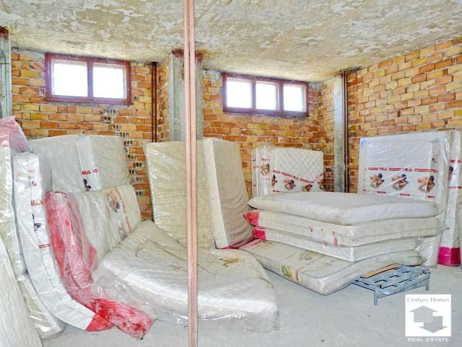 111087 Просторен магазин за продажба, намиращ се в кв. „Зона Б” в град Велико Търново