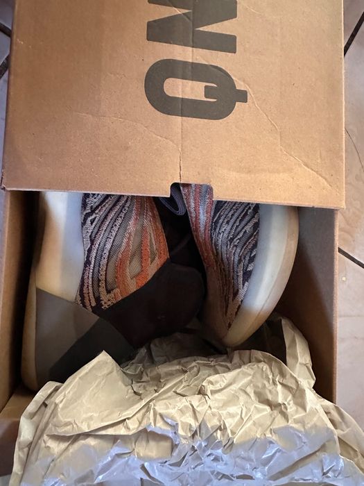 Yeezy QNTM Flaora