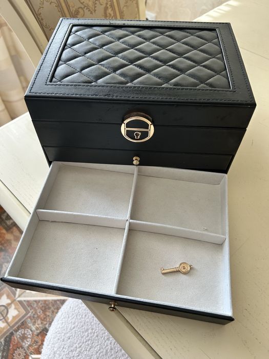 Шкатулка для украшений