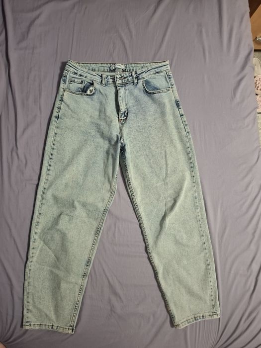 Продам женские джинсы