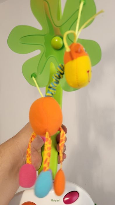 Детский мобиль с мелодиями