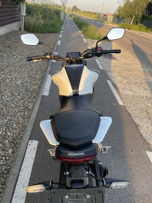 Motocicleta Honda CB125R A1 LeoVince