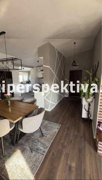 Продава се Тристаен апартамент в Пловдив, Кючук Париж - 200 кв.м за 1075 €/кв.м - Снимка #2