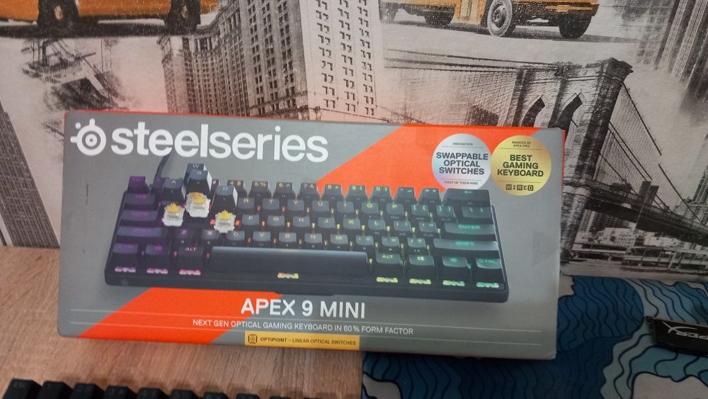 Продавам геймърска клавиатура Apex 9 mini