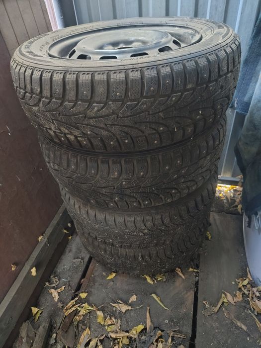 Продам диски с шинами в комплекте