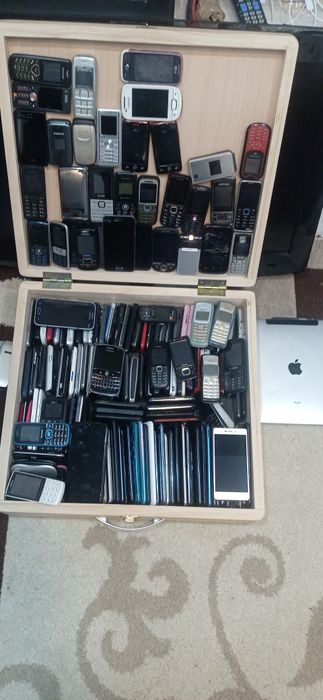 Telefoane cu butoane si multe mari cu displey spart