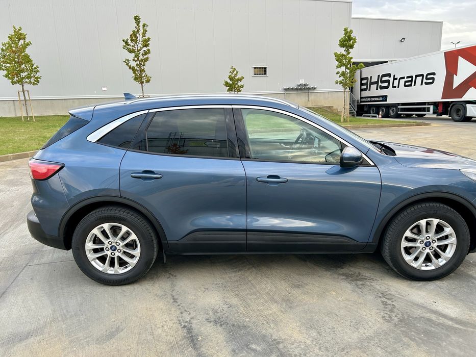 FORD Kuga 2022 — imagine 4