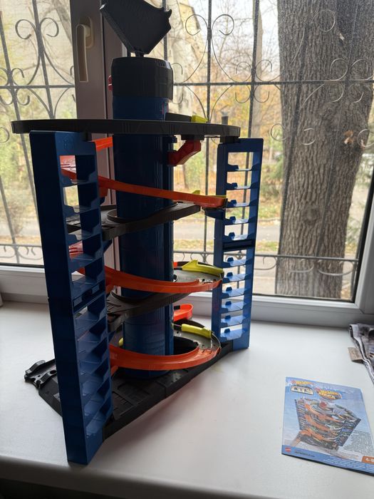 Трек Hot Wheels б/у, в отличном состоянии