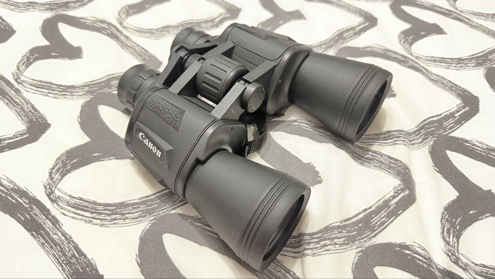 Binoclu Canon pt drumetii / vânătoare