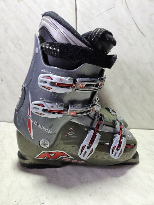 Clapari ski schi  Nordica  mondo   27-27,5 corespunde 42