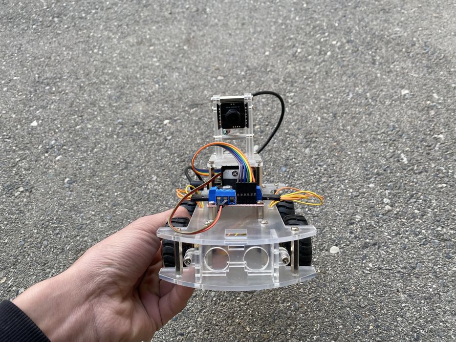 Koreyskiy Robot kamerali