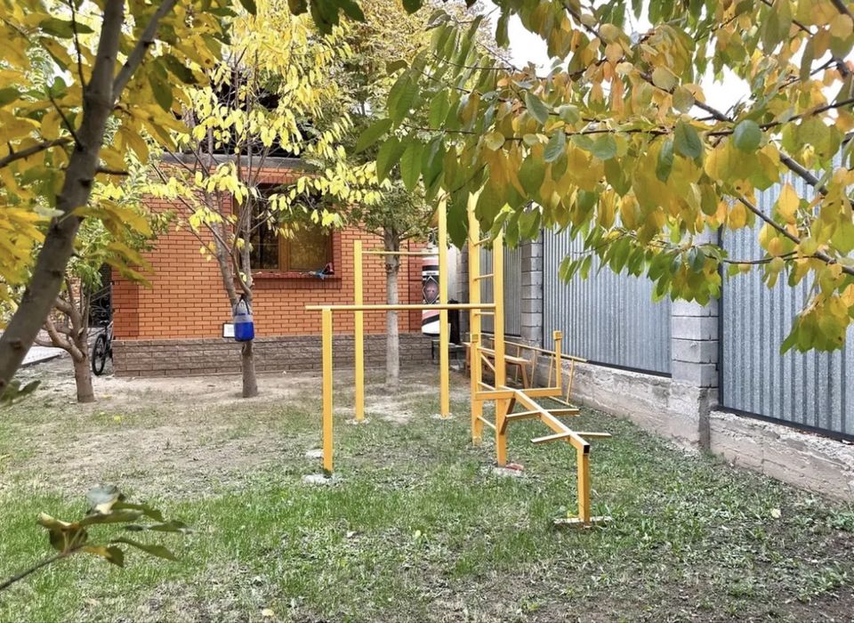Продается коттедж экологической чистом районе.