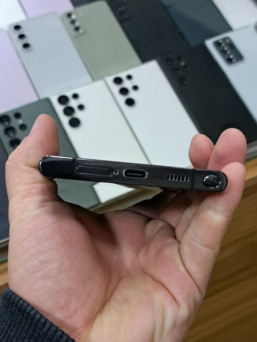 Samsung S22 Ultra xotirasi 12/256GB