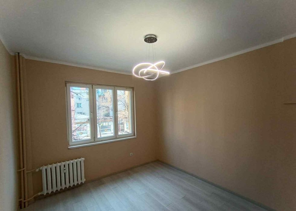 Дава се под наем Двустаен апартамент в София, Център - 75 кв.м за 747.66 € - Снимка #1