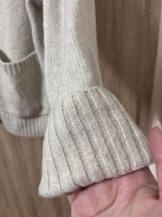 Дамска бежова мека жилетка