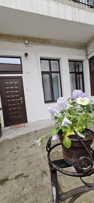 Central! De închiriat!!!