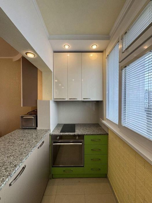 Дава се под наем Тристаен апартамент в София, Младост 1А - 68 кв.м за 698.19 € - Снимка #2