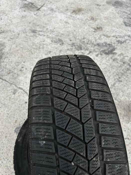 Гуми зимни Continental 205/55R17