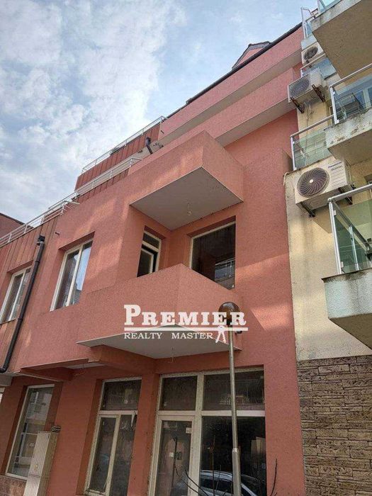 Продава се Хотел в Поморие - 430 кв.м за 415 €/кв.м - Снимка #1