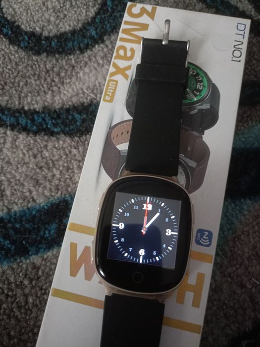 Смарт часы. Привязываются к телефону