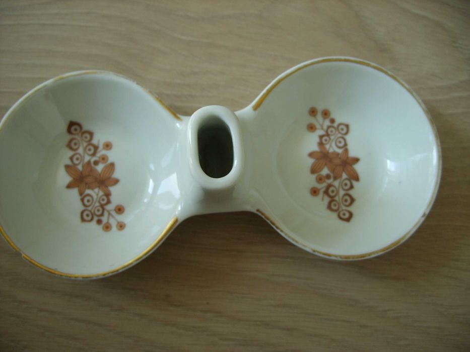 Порцеланови и дървени солници хаванче